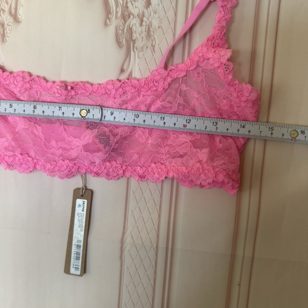 SKIMS Stretch Lace Intimates Skimpy Scoop Bralette Size Large Pink NWT - Picture 6 of 8